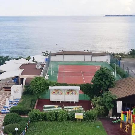 Отель Sineva 4*